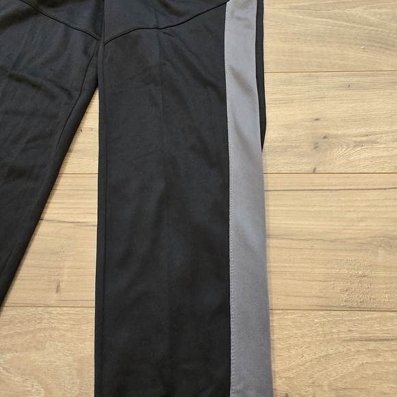 NWT Spalding Boys Black Performance Joggers Size Medium (10/12) - Picture 4 of 8